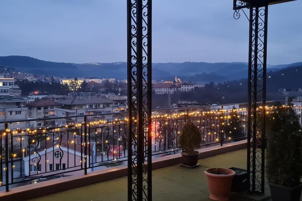 Unique Studio- Great Balcony And View! Parking Possibility! ヴェリコ・タルノヴォ エクステリア 写真