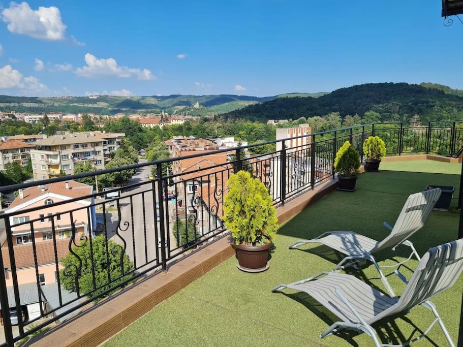Unique Studio- Great Balcony And View! Parking Possibility! ヴェリコ・タルノヴォ エクステリア 写真
