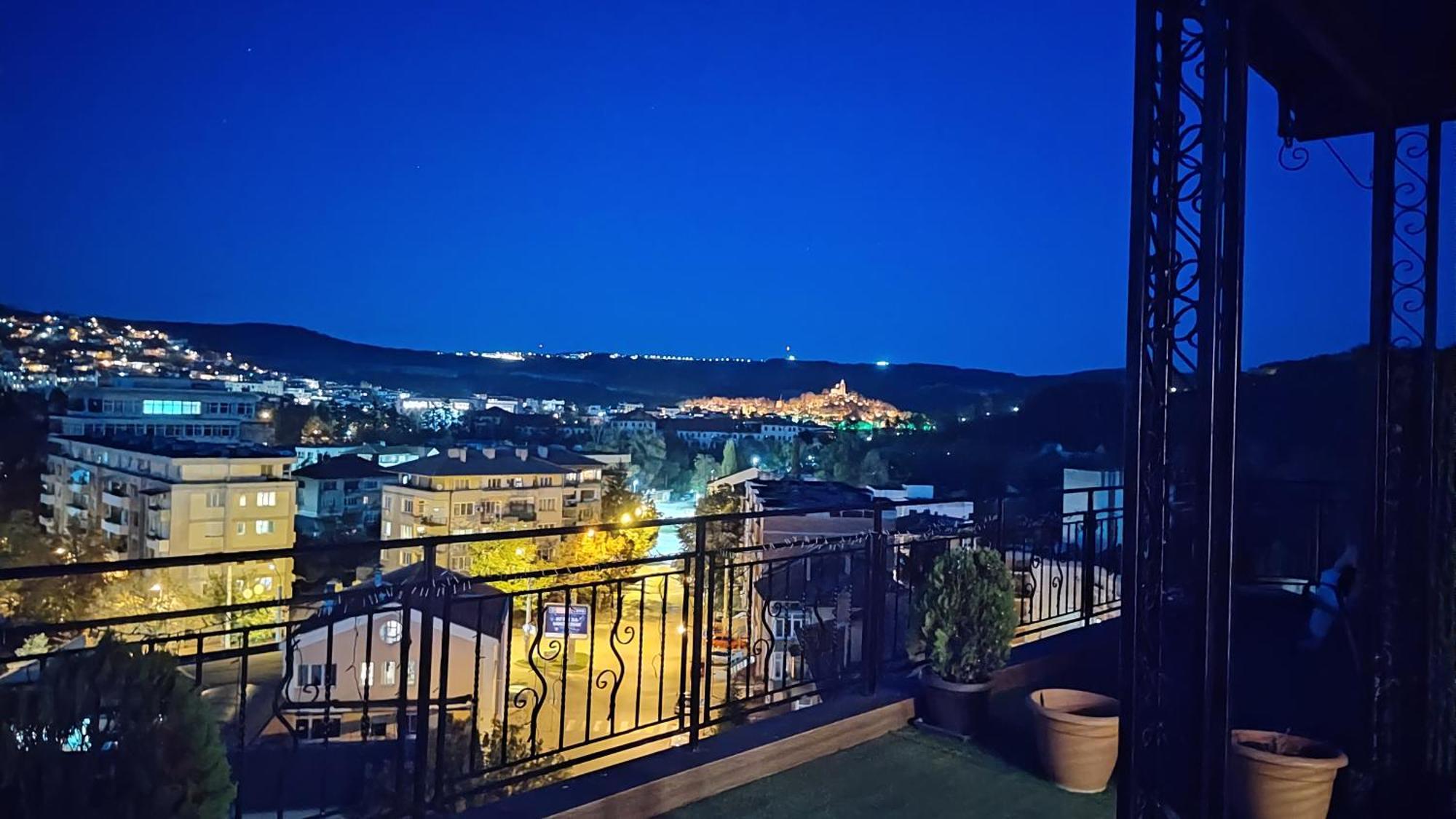 Unique Studio- Great Balcony And View! Parking Possibility! ヴェリコ・タルノヴォ エクステリア 写真